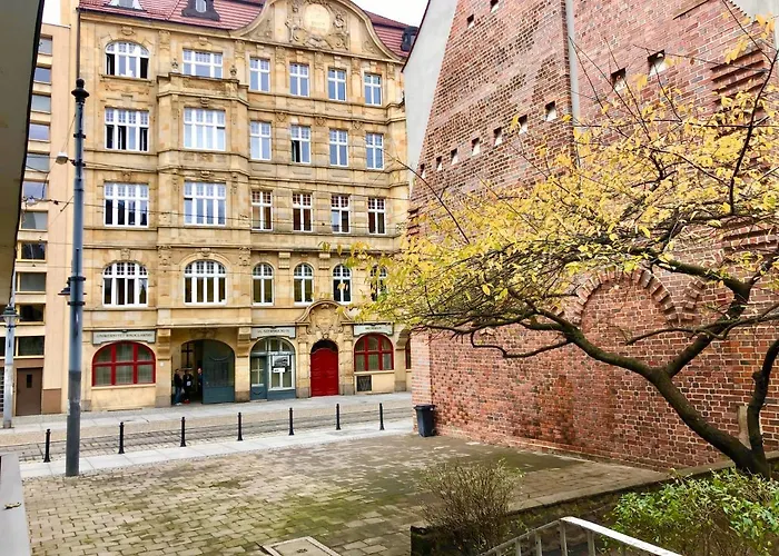 Old Town Romantic Apartment. Breslau-wroclaw. Apartment *