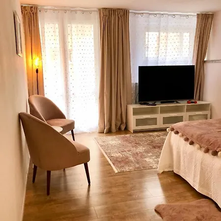 아파트 Old Town Romantic Apartment. Breslau-wroclaw.