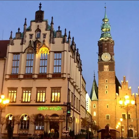 Old Town Romantic Apartment. Breslau-wroclaw. ורוצלב