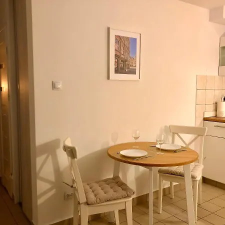 Old Town Romantic Apartment. Breslau-wroclaw. ורוצלב